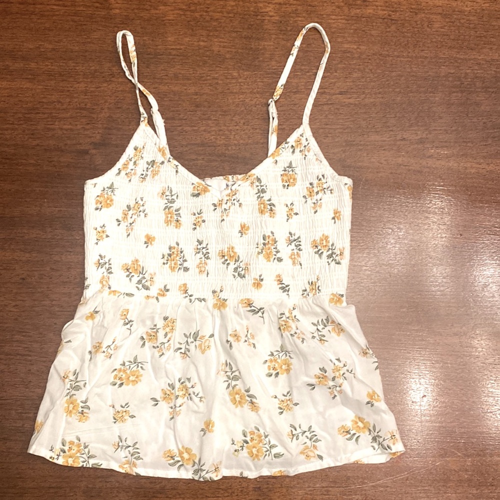 Hollister spaghetti strap cami/blouse.  Slightly cropped. Size M.